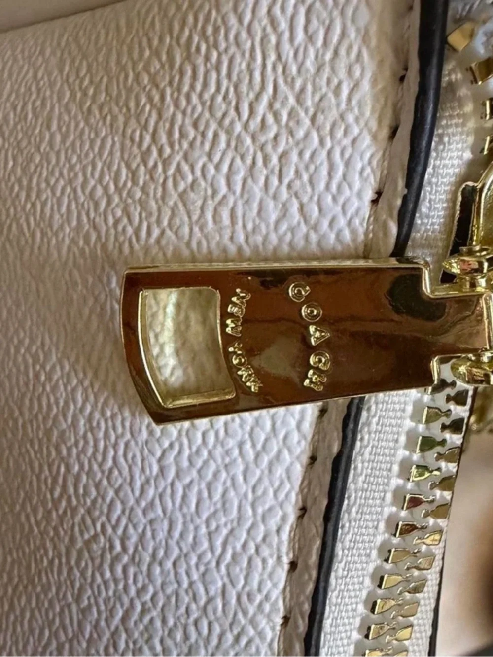 * Sold* Coach Teri Shoulder Bag - Picture 8 of 10